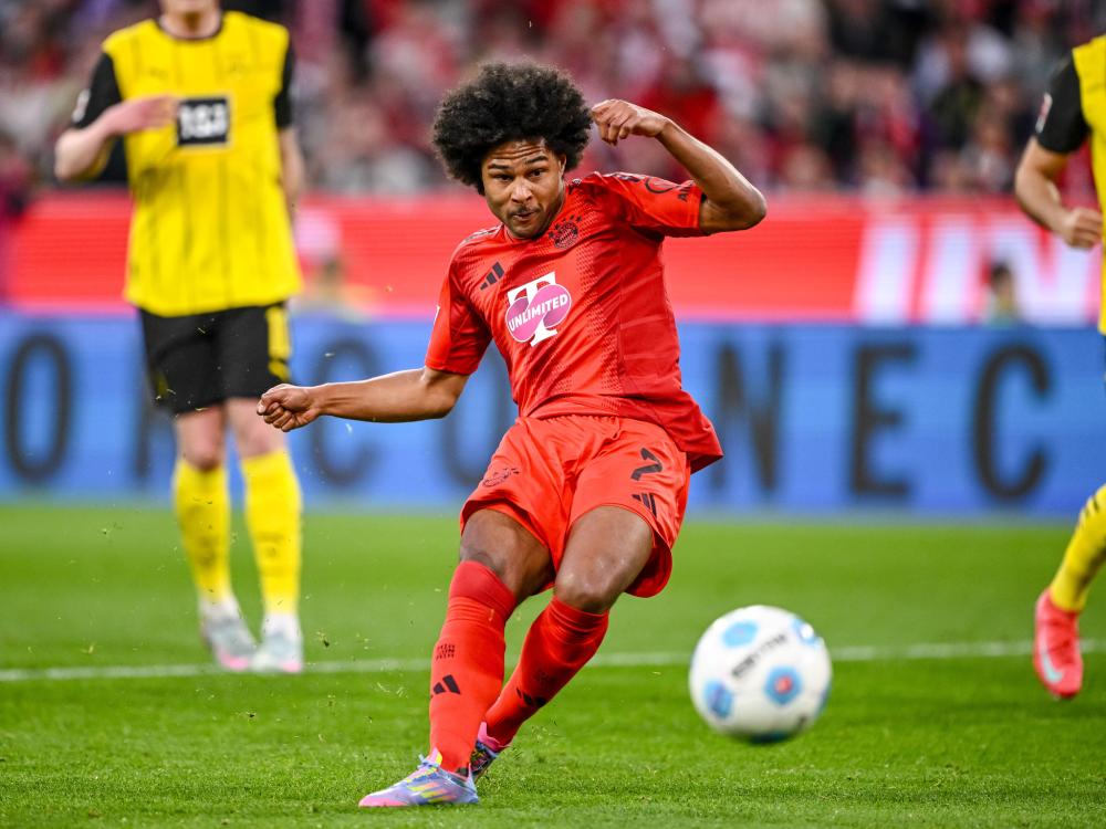 在与保姆签 在与保姆签